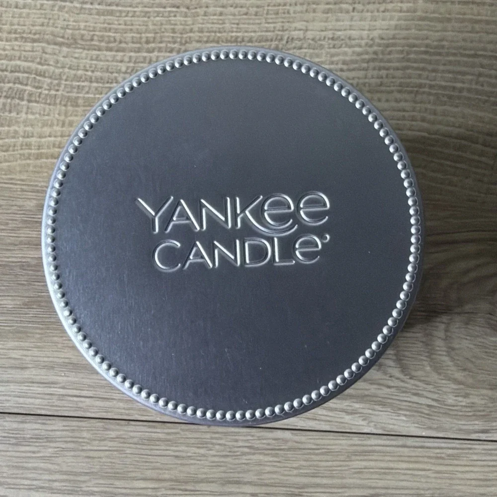 Yankee Candle Glass Tumbler Sparkling Cinnamon‎ Candle One Wick 7 oz New